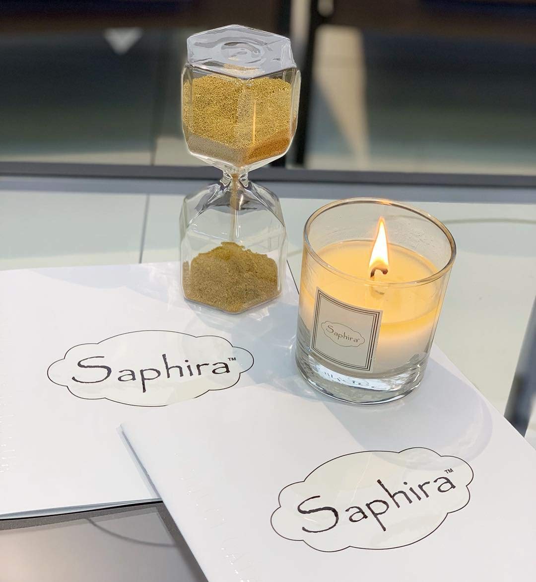The Saphira Candle offers an aroma that is both calming and sensual.